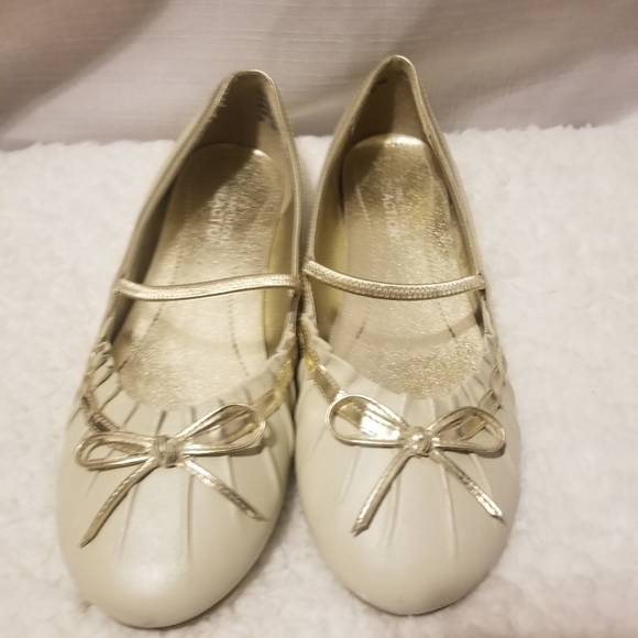 Kenneth Cole Reaction flats - Picture 2 of 4